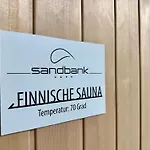 Sandbank & Hotel