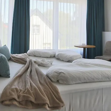 Sandbank & Hotel *